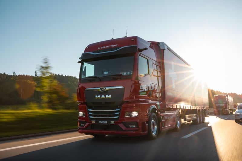 Schöni LKW auf Autobahn